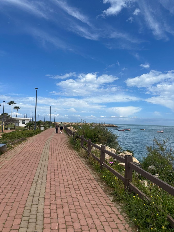 Plage isolée à Darbouazza, côte marocaine