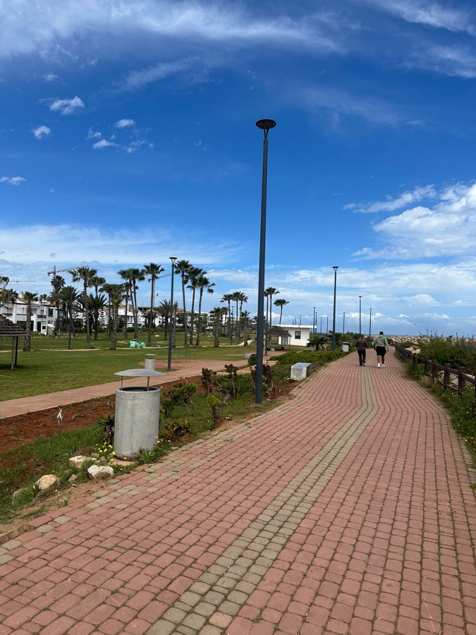 Écume et vagues à Dar Bouazza