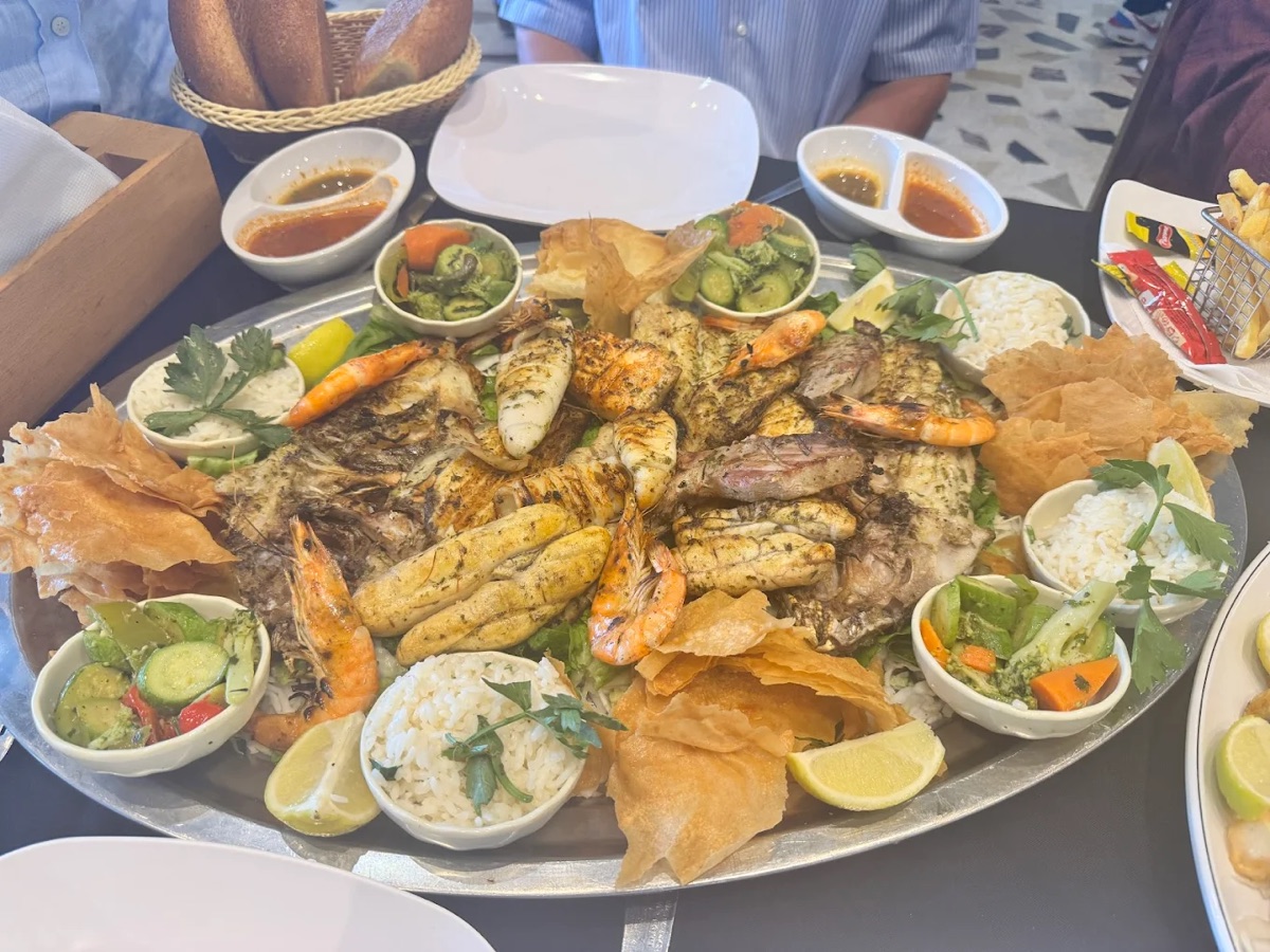 Fruits de mer et grillades au Snack Amine, Dar Bouazza Maroc